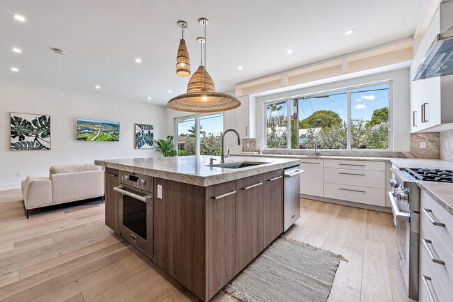 Building Photo - 310 Edmor Rd