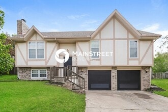 Building Photo - 3 Bedroom Pet-Friendly Home in Pleasant Valley, MO with Main Street Renewal