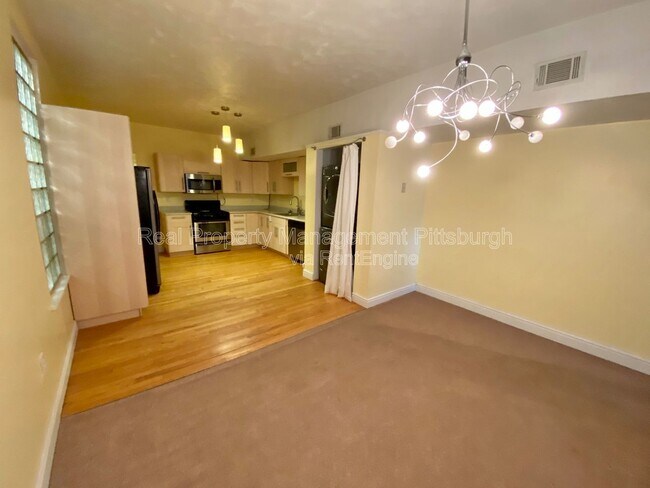 Building Photo - 1912 Jane St