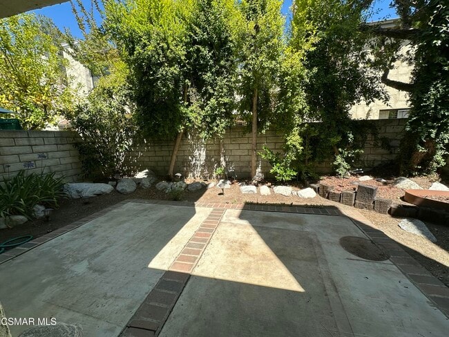 Building Photo - 29723 Strawberry Hill Dr
