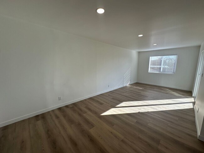 Building Photo - 3221 Downey Ave