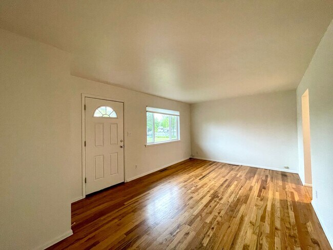 Building Photo - Great Updated Rancher
