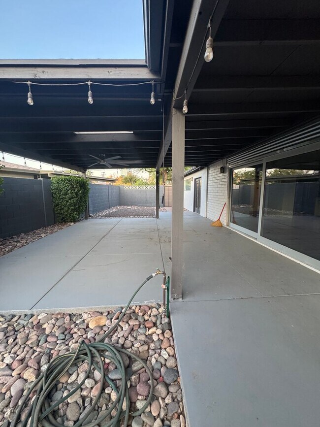 Building Photo - 3 bedroom home in Downtown Phoenix