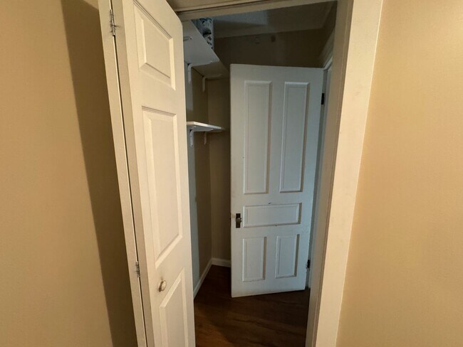 Building Photo - Beautifully Renovated 3BR Row Home in Deutschtown – Spacious, Modern & Incredible Location