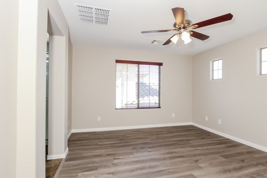 Building Photo - 26681 N Babbling Brook Dr