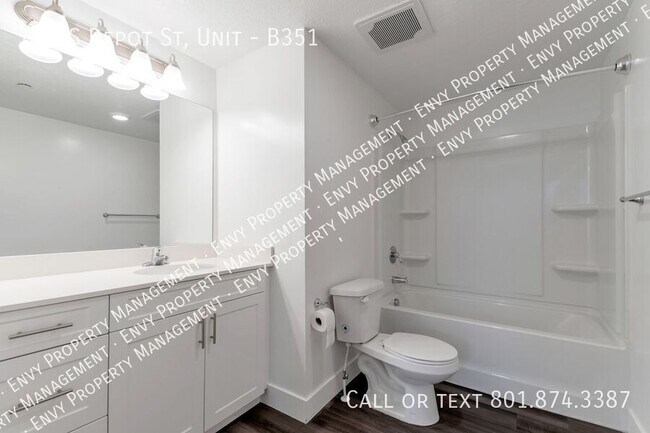 Building Photo - 875 S Depot St