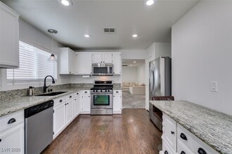 Building Photo - 6341 W Haleh Ave