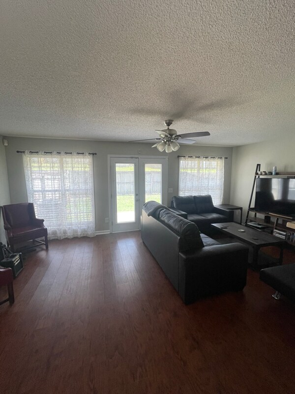 Building Photo - 214 Foxchase Ln