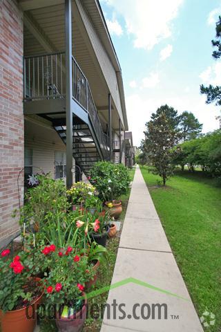 Cross Gates Apartments - Park at Slidell II