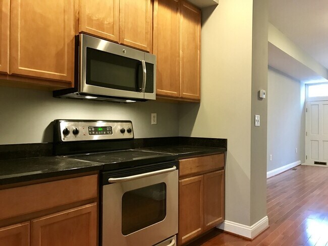 Building Photo - 25 N Montford Ave