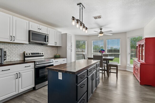 Building Photo - 2170 Jolie Ct