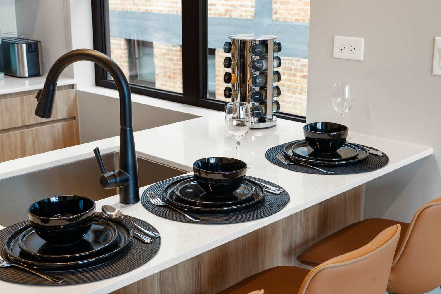 Building Photo - 6044 N Winthrop Ave