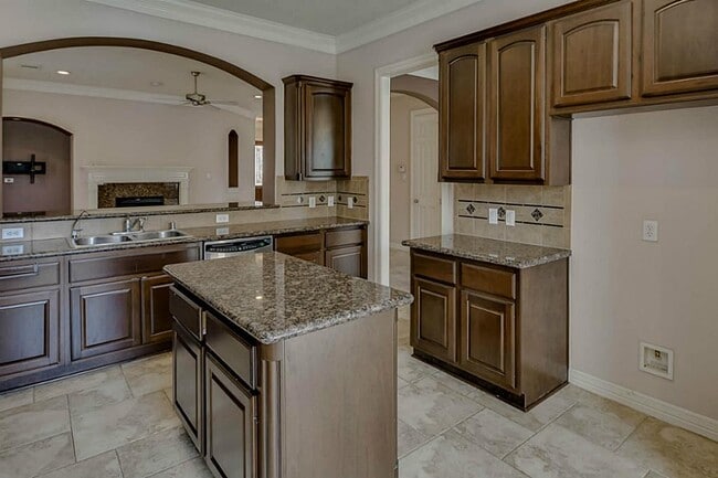 Building Photo - 1134 Sopris Dr