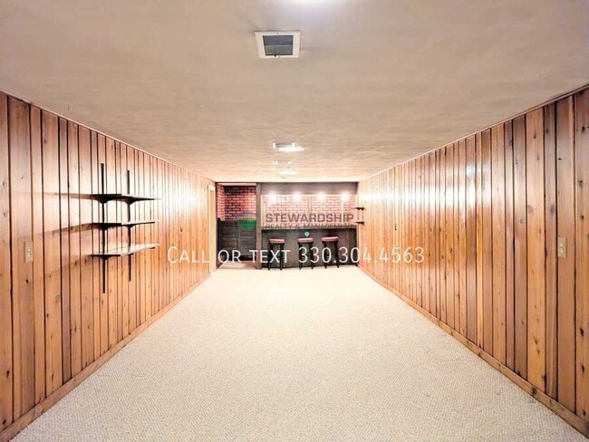 Building Photo - 2636 Orch Pk St NW