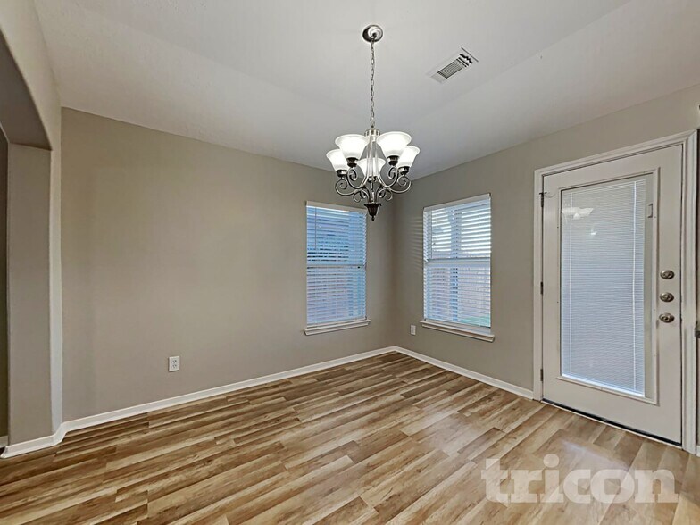Building Photo - 315 Annatto Ln