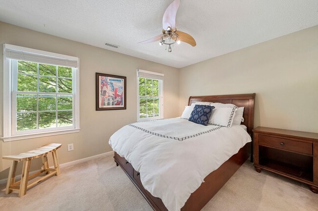 Building Photo - WOW!! Great Location! Quite neighborhood, close to everything