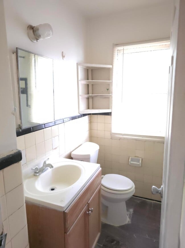 Building Photo - 16073 Tacoma St