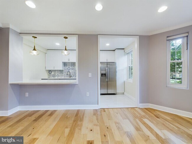 Building Photo - 3051 Idaho Ave NW