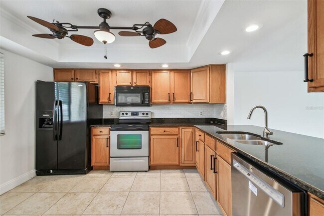 Building Photo - 7550 Sunshine Skyway Ln S