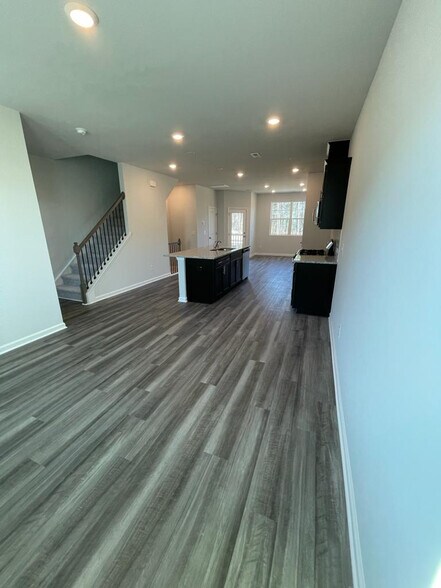 Building Photo - Room in Townhome on Southern Magnolia Dr
