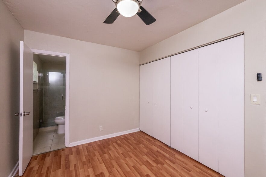 Building Photo - 3880 Jackson Blvd