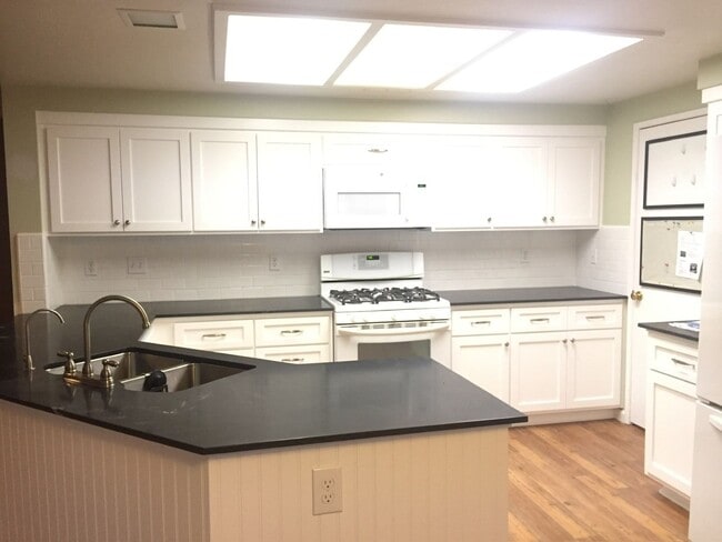 Building Photo - Rare Opportunity to live in the Arbors on ...