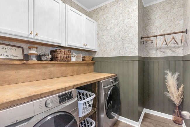 Building Photo - 1049 Burled Oak Rdg Lp SE
