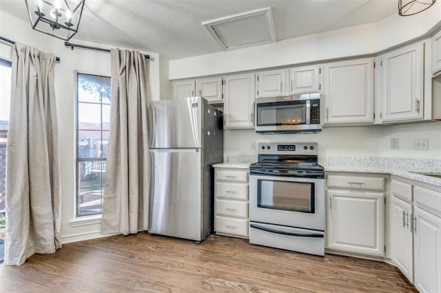 Building Photo - 2634 Encina Dr