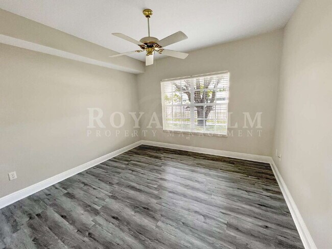 Building Photo - Your grocery bags will never complain about the commute — 2/2 on the first floor at Castilla Circ...