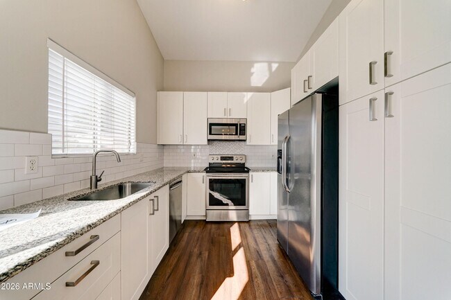 Building Photo - 13589 W Ocotillo Ln