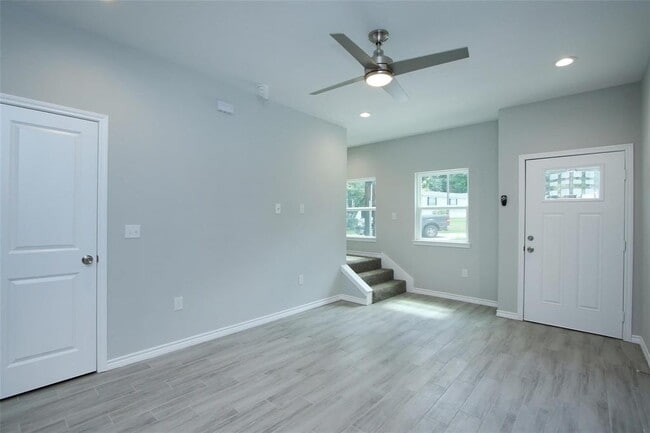 Building Photo - 923 Timberglen Ct