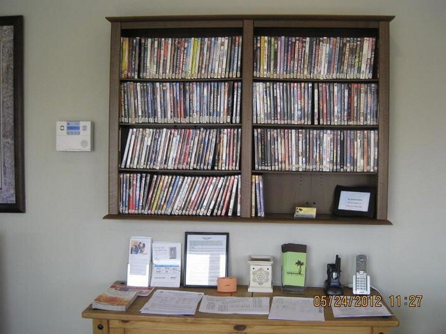 Movie Library - Palm Bluff Apartments