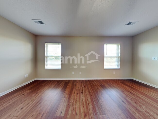 Building Photo - 132 Hitching Post Pl