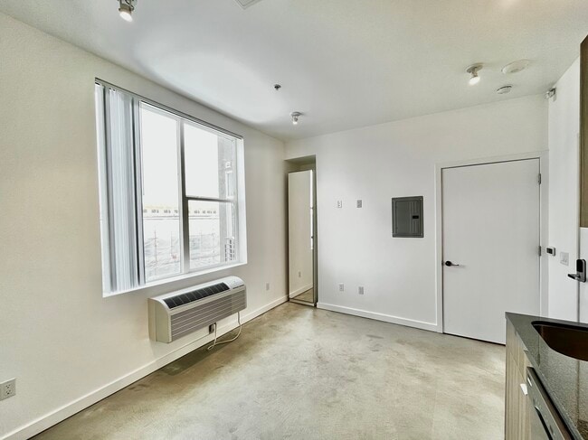 Building Photo - The Ramp