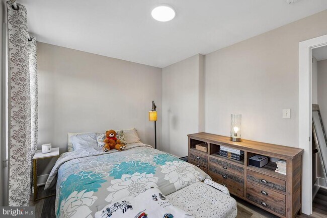 Building Photo - 2107 Fort Davis St SE