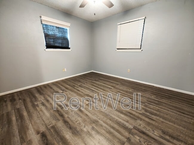 Building Photo - 3016 1st St