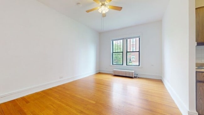 Interior Photo - 5300-5308 S. Hyde Park Boulevard