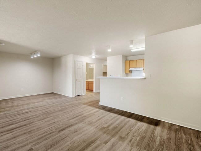 Building Photo - 103 Aspen Dr