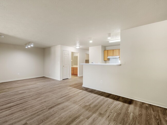 Building Photo - 3 Bedroom Limited Supply******Minutes from...