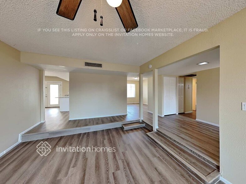 Building Photo - 4621 W Carol Ave