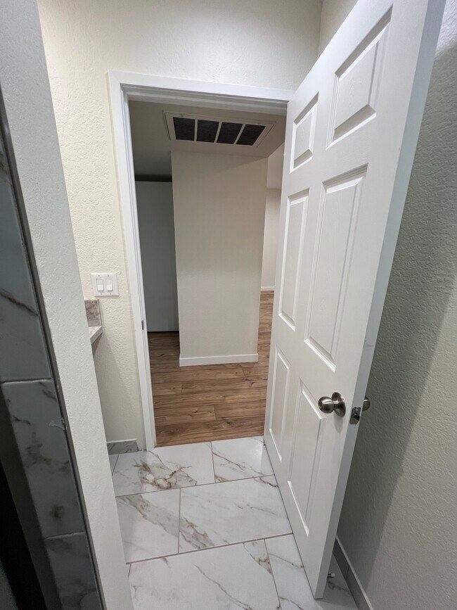 Bathroom - 7439 Woodman Ave