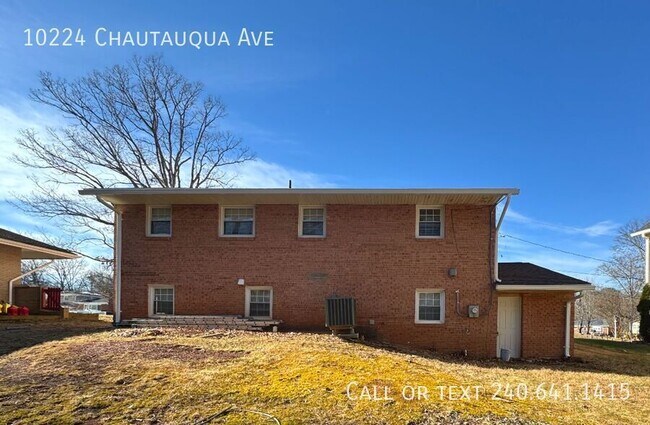 Building Photo - 10224 Chautauqua Ave