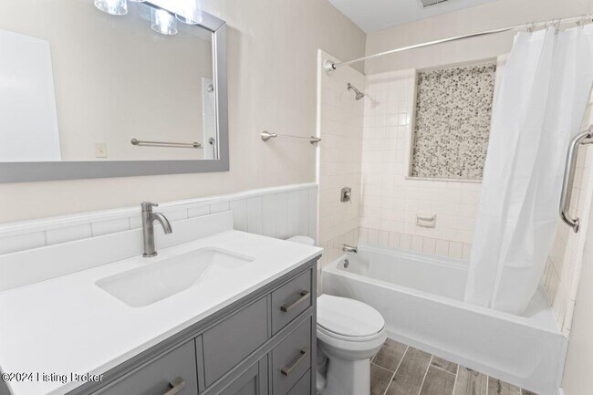 Building Photo - 2701 Delor Ave