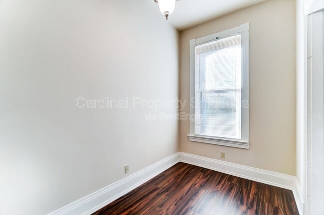 Building Photo - 2114 Kemper Ln