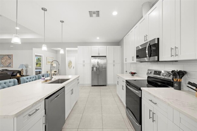 Building Photo - 501 Florida Cir N
