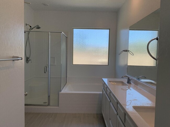 Building Photo - Skye Canyon 2 story home