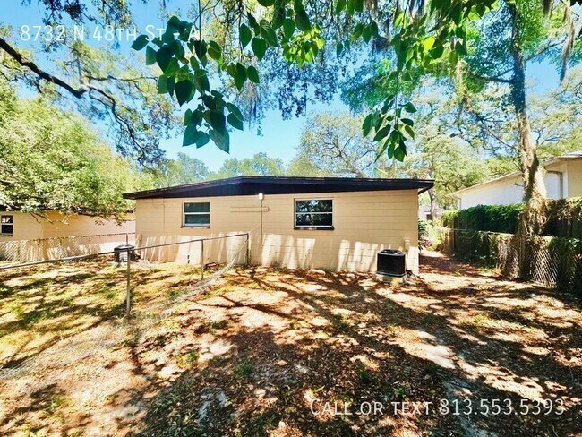 Building Photo - 8732 N 48th St