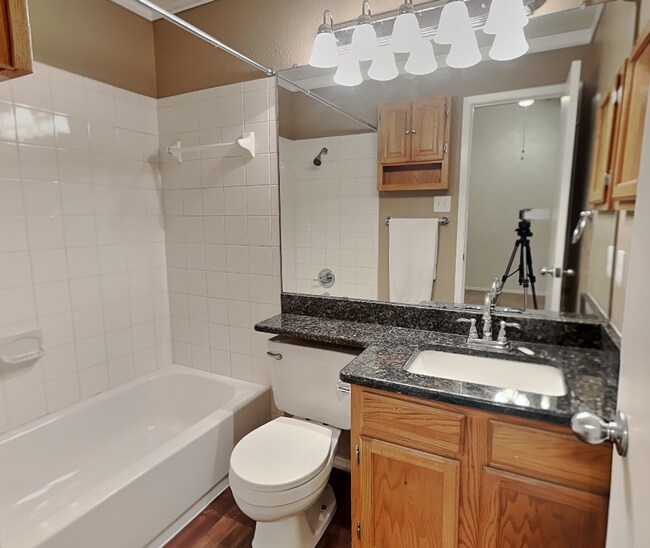 Building Photo - 3800 Staghorn Cir S