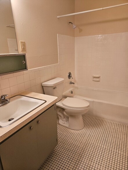 Building Photo - 11205 W Bluemound Rd