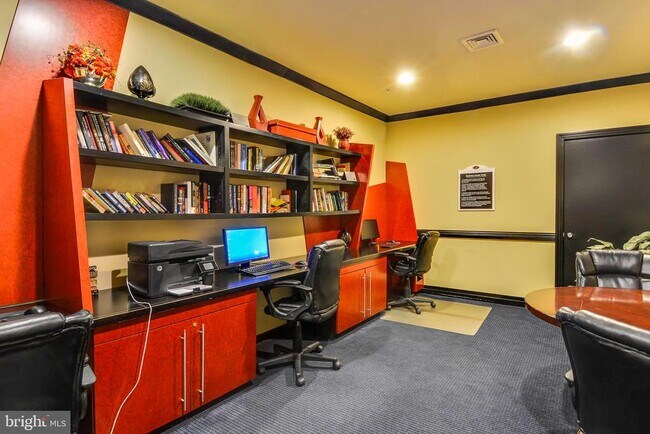 Building Photo - 2765 Centerboro Dr